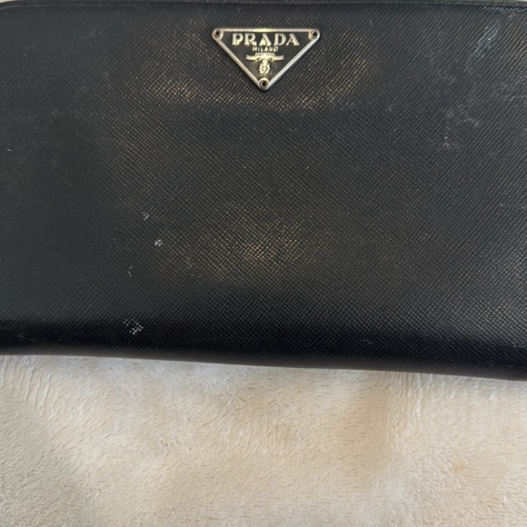 Prada Black Leather Zip Wallet in Black - Picture 6 of 11